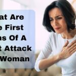 What Are The First Signs Of A Heart Attack In A Woman